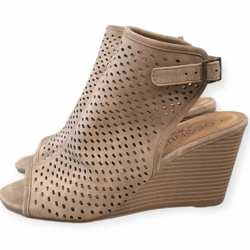Coconuts by Matisse Womens 7.5 Sandals Perforated Peep Toe Slingback Wedge Heel